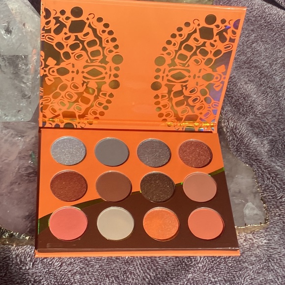 Juvia’s Place Eyeshadow Palette Set - Picture 2 of 3
